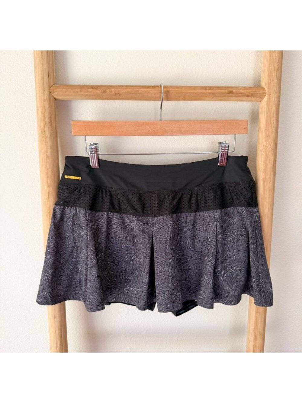 Lolë Black Gray Athletic Tennis Skort Built In Shorts Women’s Large